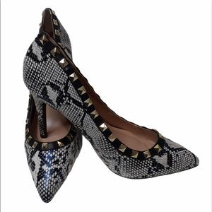 NWT Heels pumps snake print Black/white